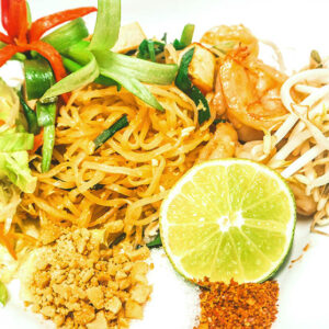 15. Risnudler med Pad Thaisaus